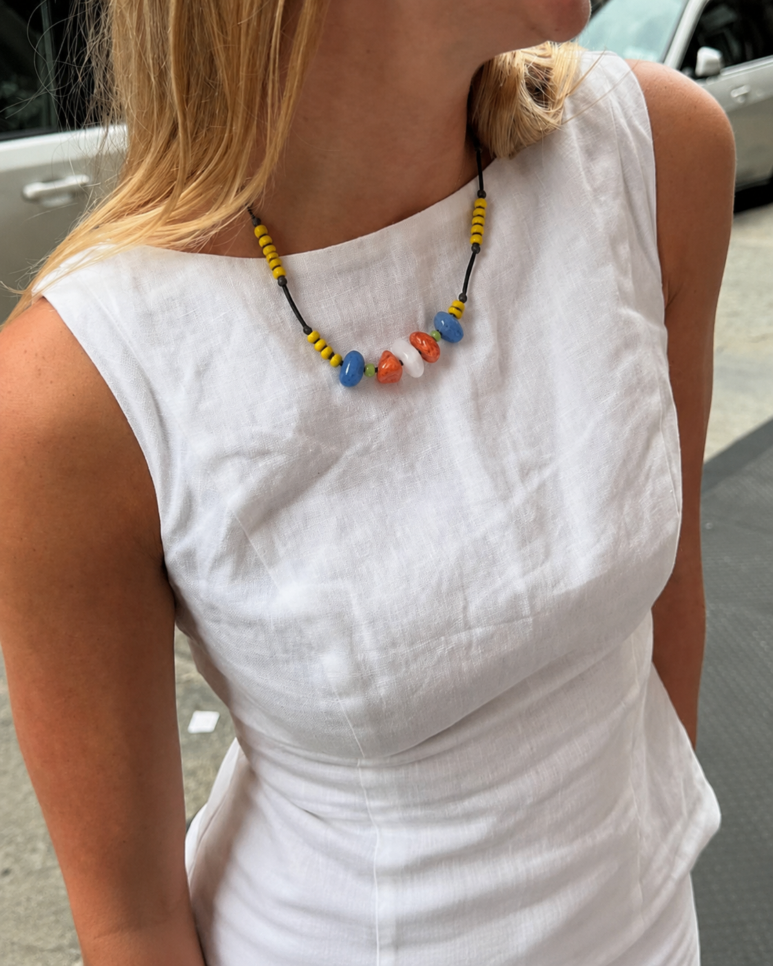 MELLOW YELLOW CHOCKER