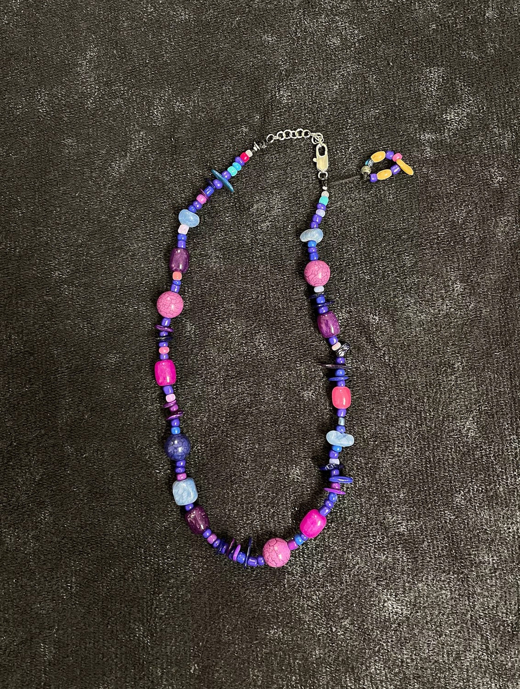 MAJENTA NECKLACE image 4