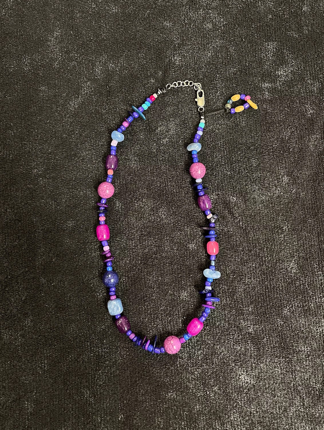MAJENTA NECKLACE image 4